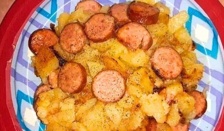 Fried Potatoes and Onions with Smoked Sausage
